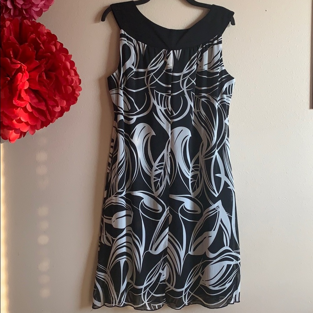 EnFocus Studio Dress - Picture 2 of 6